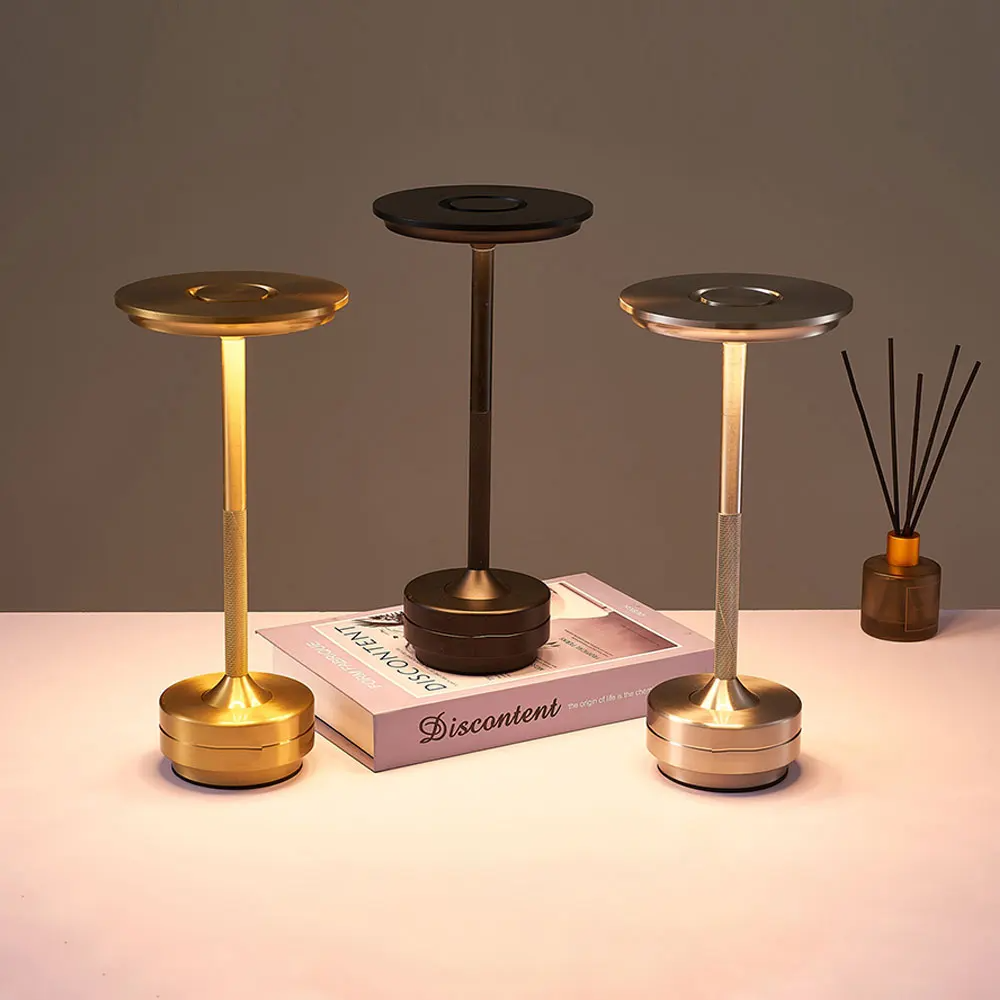 Elegante Verstellbare LED Tischlampe – Touch-Dimmer für Wohnräume