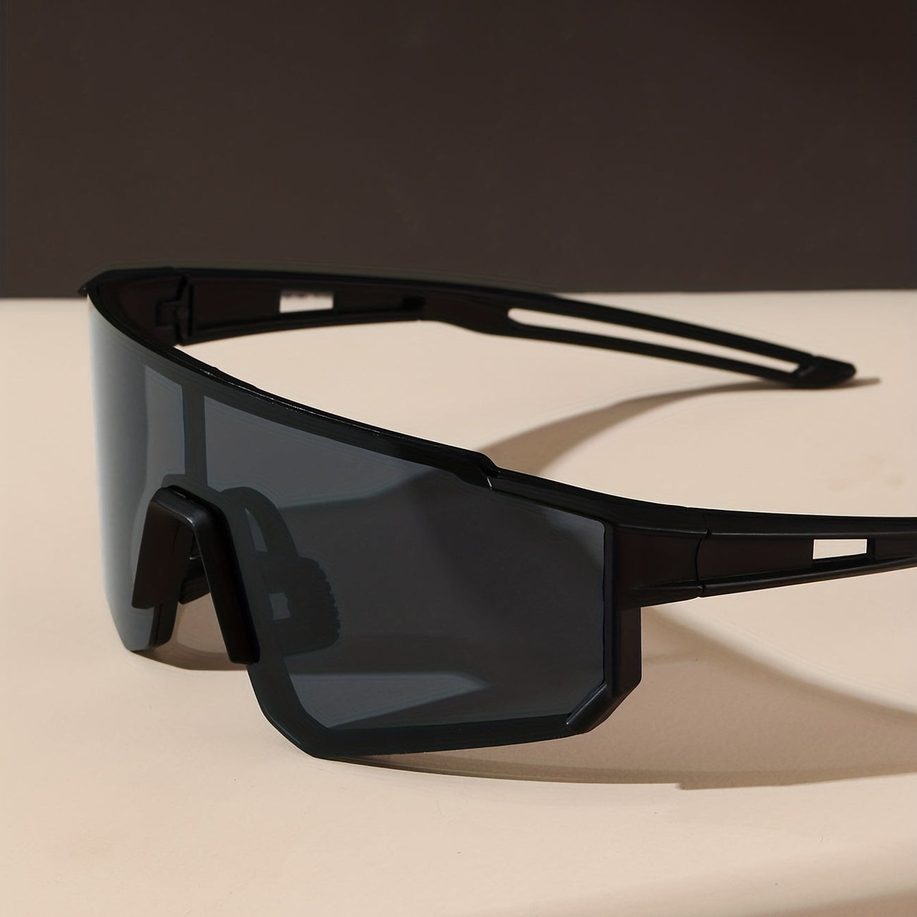 Aktive Herren-Sportbrille mit UV-Schutz - Robust und Stilvoll