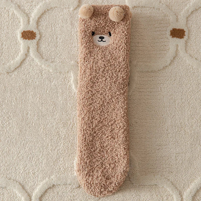 Wärmeschmeichler Damen Kuschelsocken | Flauschig & Gemütlich | 3D Bärenmuster