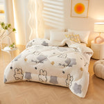 Schlafkomfort Decke Blütenzauber | Weich & Pflegeleicht | Elegantes Design