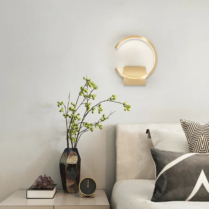 Elegant C-Design LED Wall Light | Minimalist Lighting for Your Home