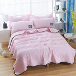 Lightweight Cooling Blanket for Hot Sleepers – Soft & Breathable