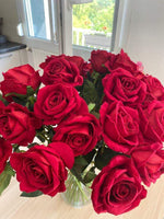 10-piece set of elegant silk roses for any occasion