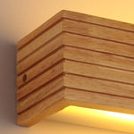 Elegante Wandlampe aus Holz mit LED – Minimalistische Lichtquelle für Ihr Zuhause