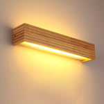 Elegante Wandlampe aus Holz mit LED – Minimalistische Lichtquelle für Ihr Zuhause