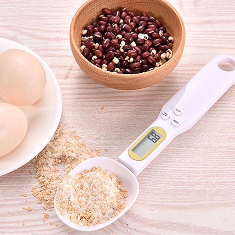 Electronic measuring spoon