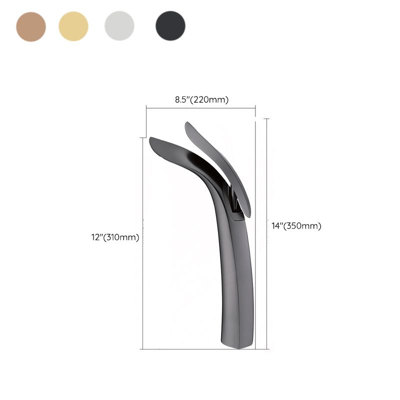 Elegant single-lever basin mixer in a noble design