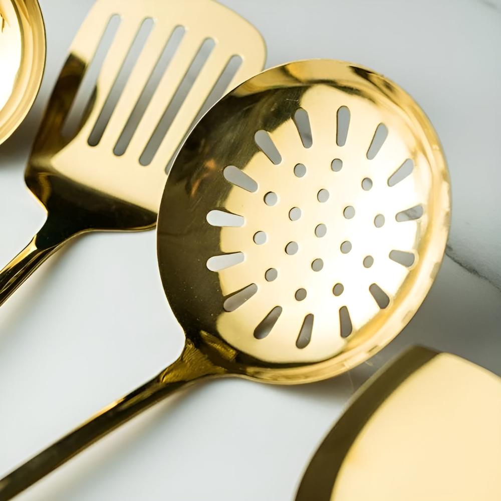 Elegant Stainless Steel Cutlery Set in Gold