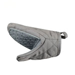 Heat-resistant kitchen gloves with silicone padding