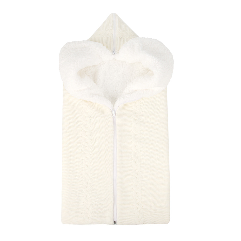 Sleeping Bag for Babies with Hood – Cuddly Knitted Sleeping Bag