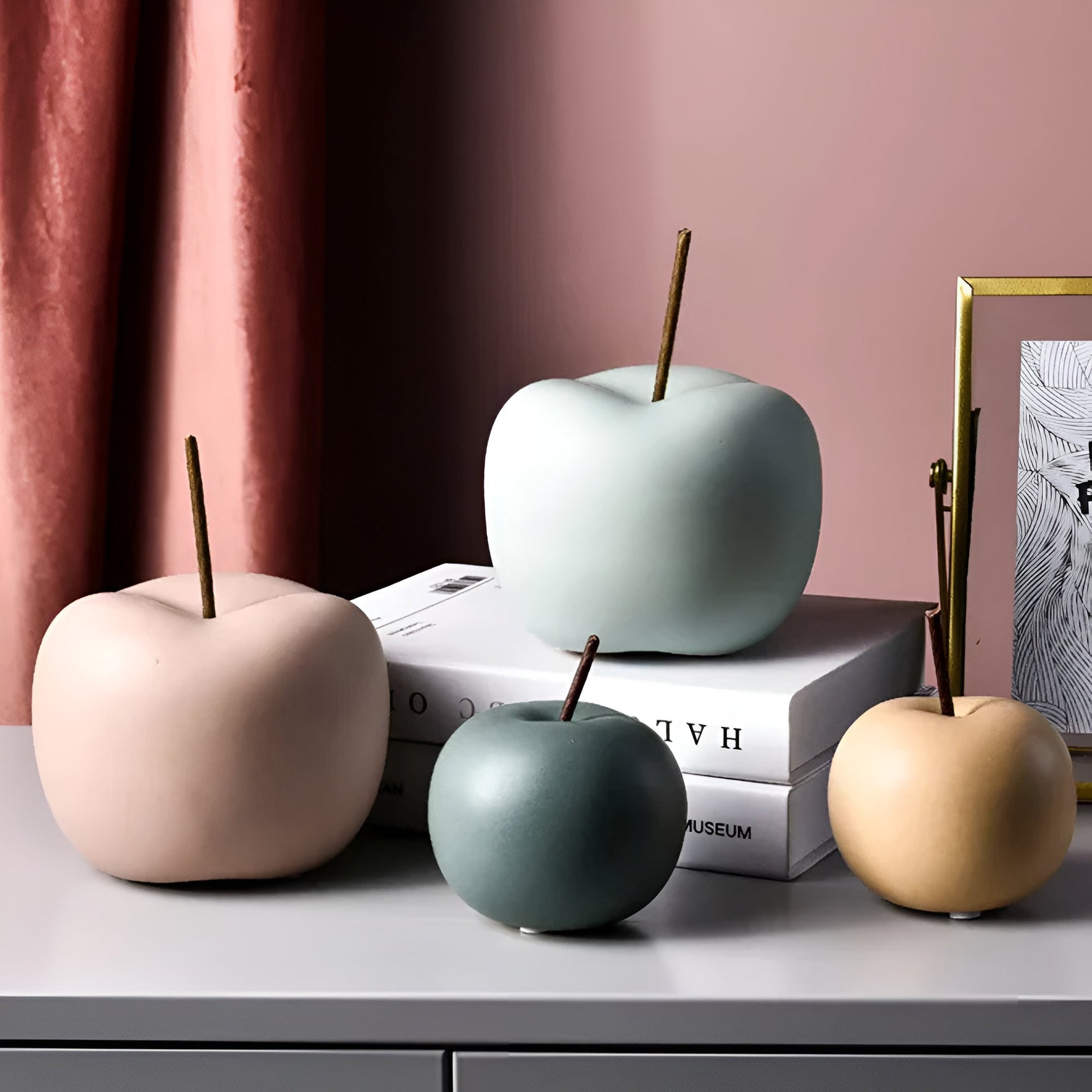 Moderne Apfel-Skulptur | ArtistryHome