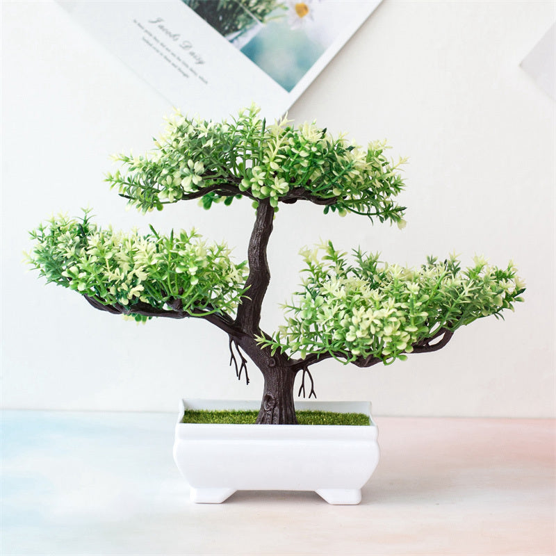 Green Potted Houseplant – Atmospheric Table Decoration for Every Season