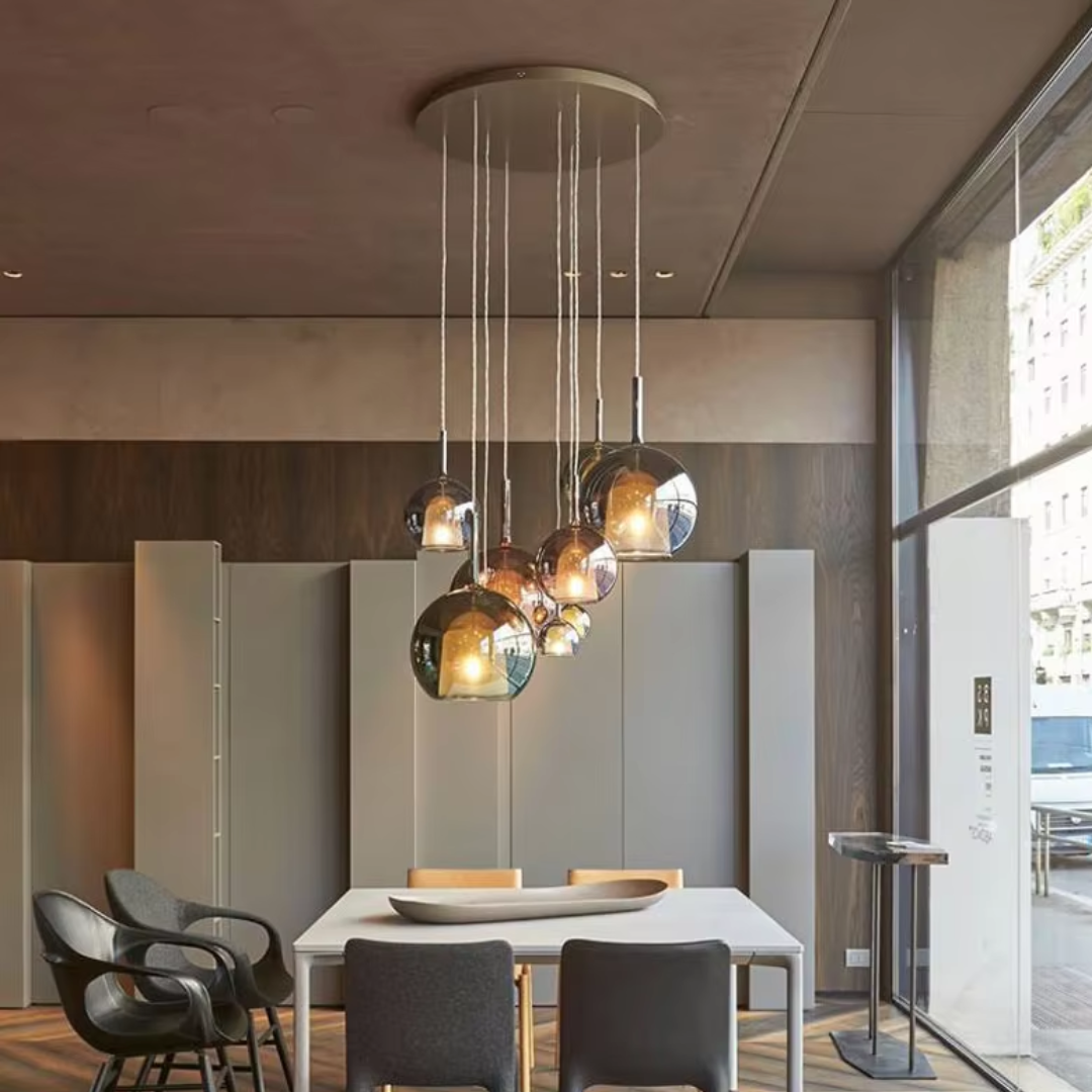 Elegante Pendelleuchte aus Glas – LuminaSphere
