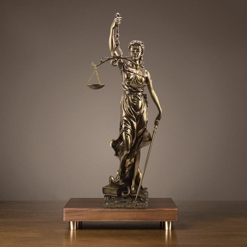 Elegant Statue of Justice – Symbol of Fairness and Order