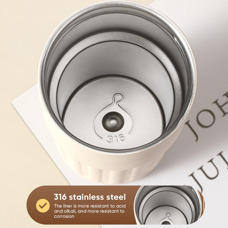 Coffee thermos with temperature display