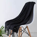 Luxurious cashmere scarf with an elegant design