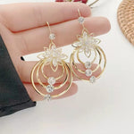 Elegante Lotus Ohrringe mit Kristallakzenten