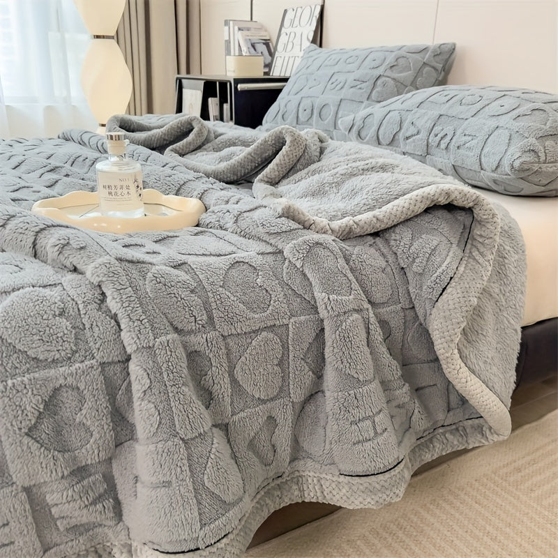 Cozy Fleece Blanket with Reversible Design – Elegant and Versatile