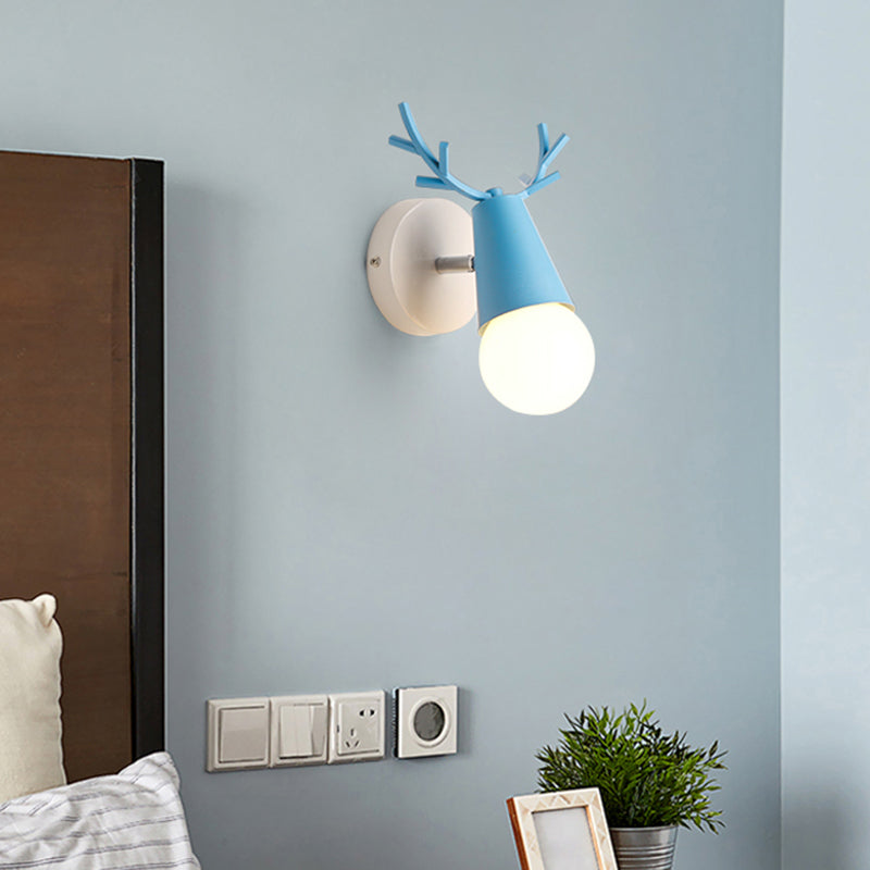 Elegant Nordic-design wall lamp for your bedroom