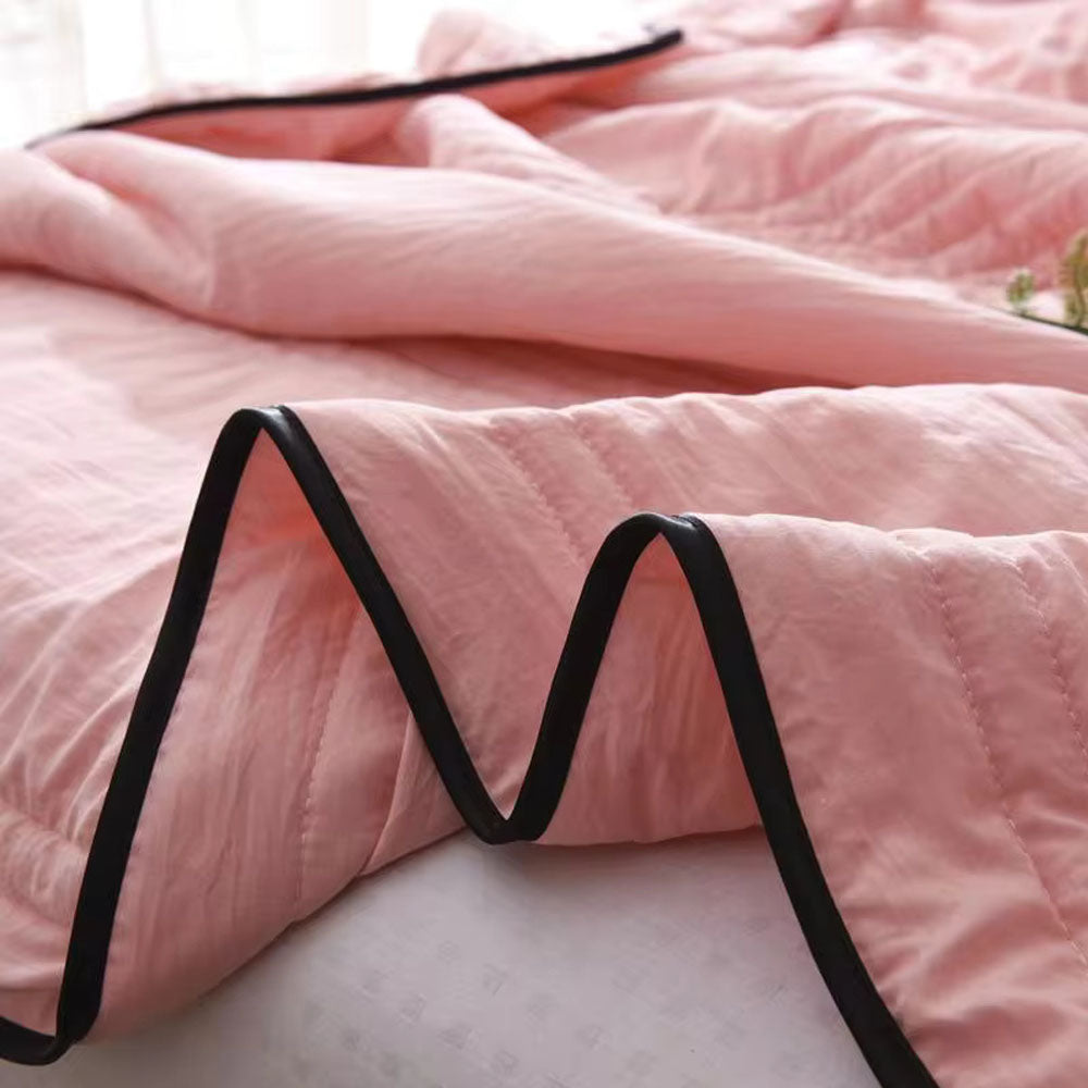 Lightweight Cooling Blanket for Hot Sleepers – Soft & Breathable