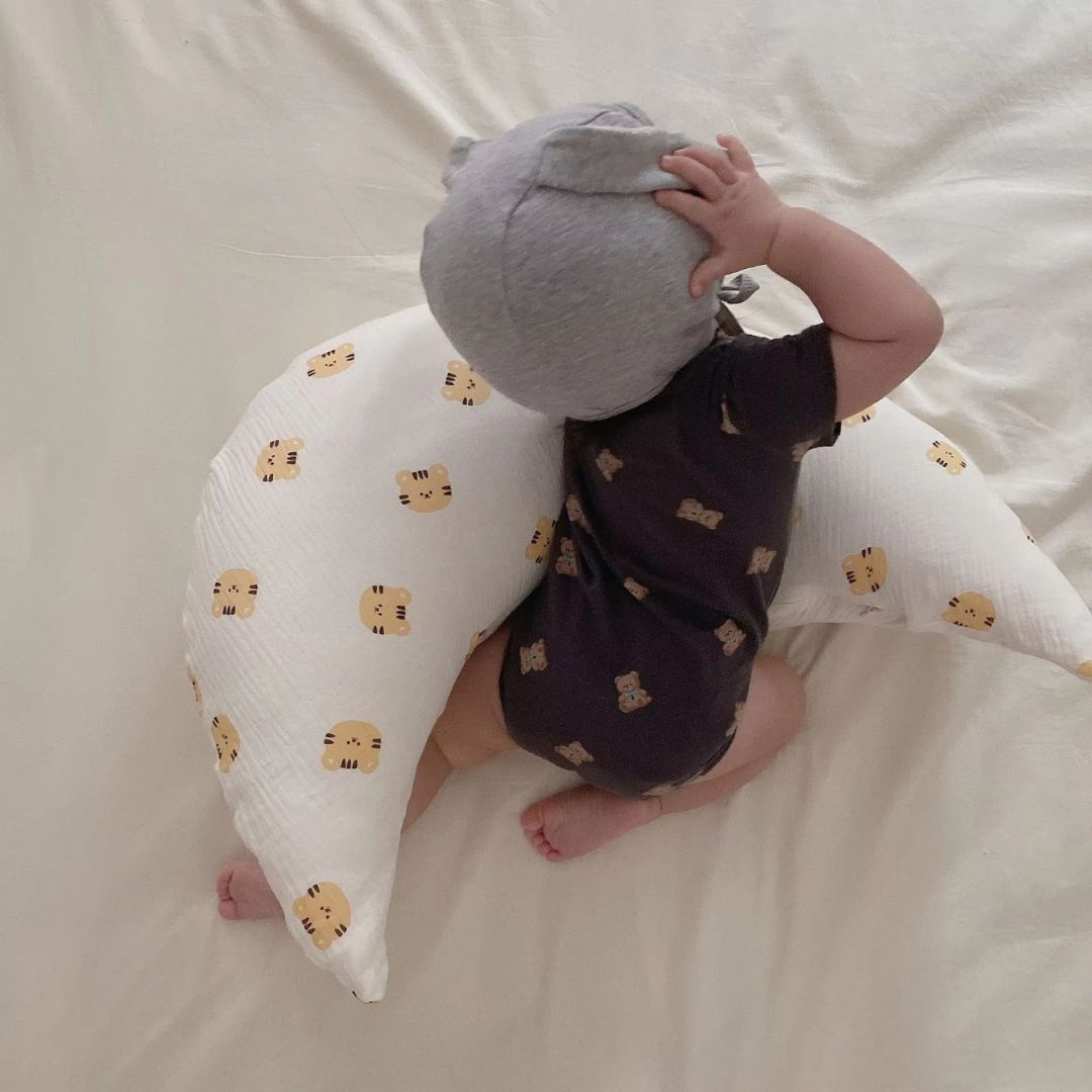 Moon-shaped Cuddle Pillow for Babies – soft Sleep Pillow