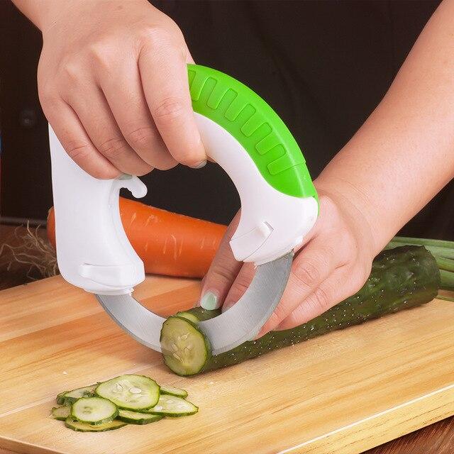 Kitchen knives with rollers
