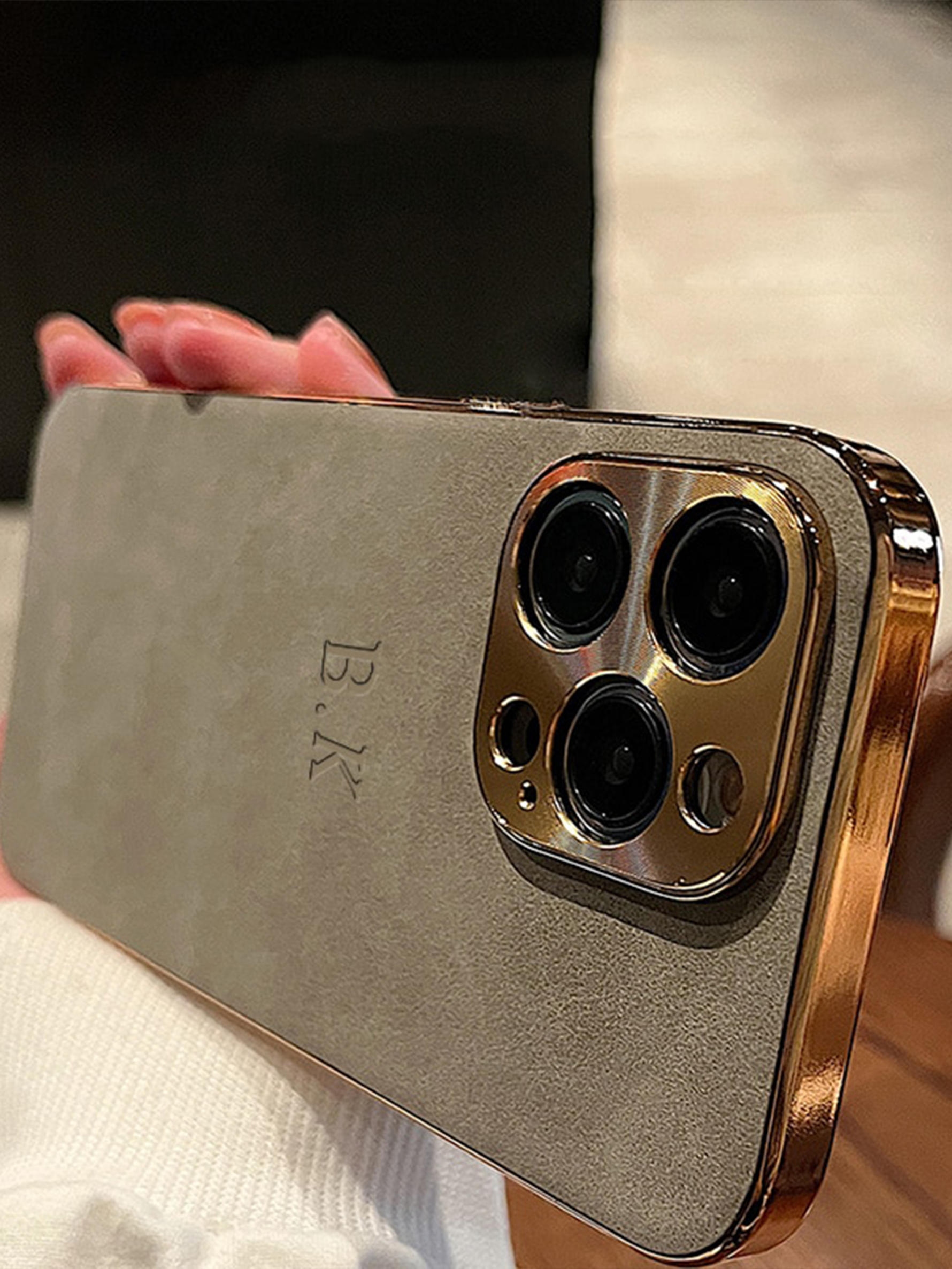 Luxuriöse Schutzhülle für iPhones aus feinstem Leder | Luminex