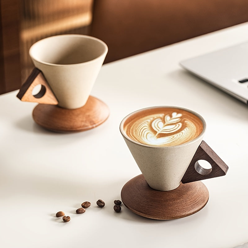 Kaffeegenuss in Stil: Handgefertigte Keramiktasse 250ml mit Holzgriff