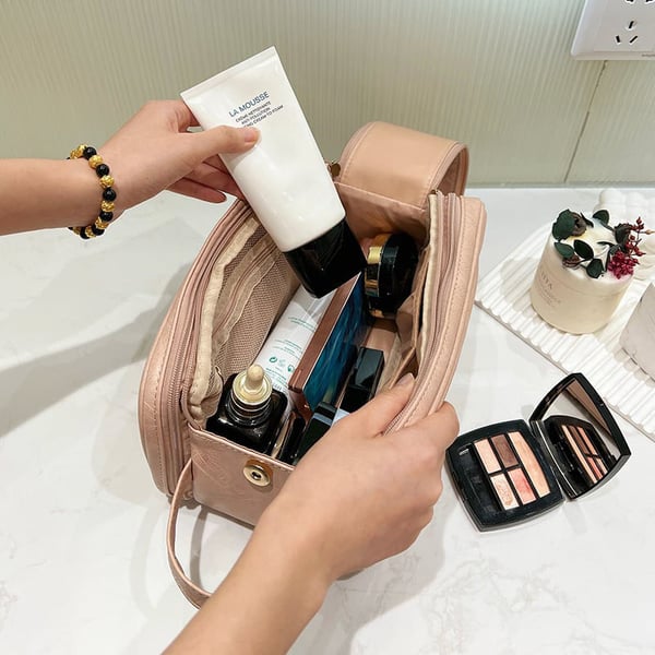 Elegante Reise-Kosmetiktasche mit großzügigem Stauraum