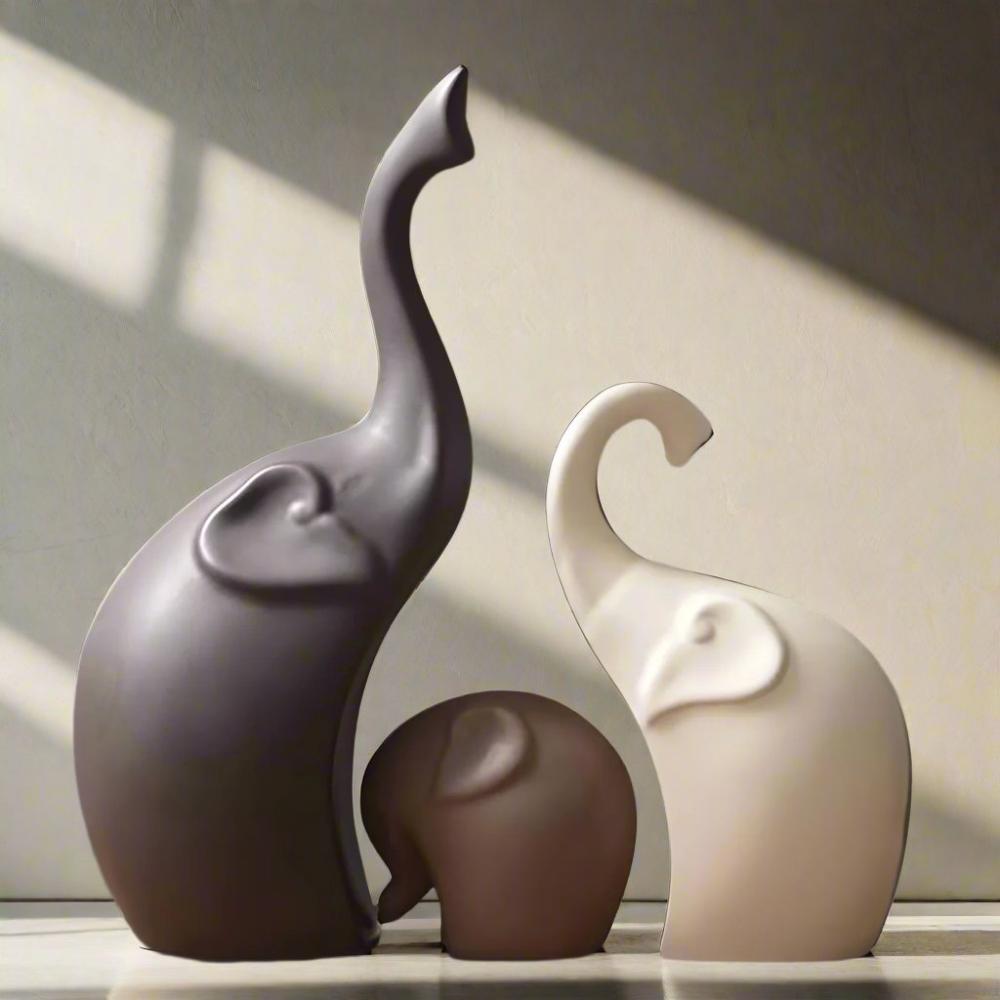 Moderne Elefanten-Skulptur im offenen Design