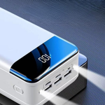 Kraftvolle 50.000mAh Powerbank für unterwegs mit Schnellladung