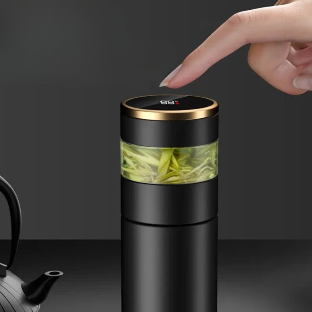 Isolierte Wasserflasche mit LED Temperaturanzeige und Teefilter