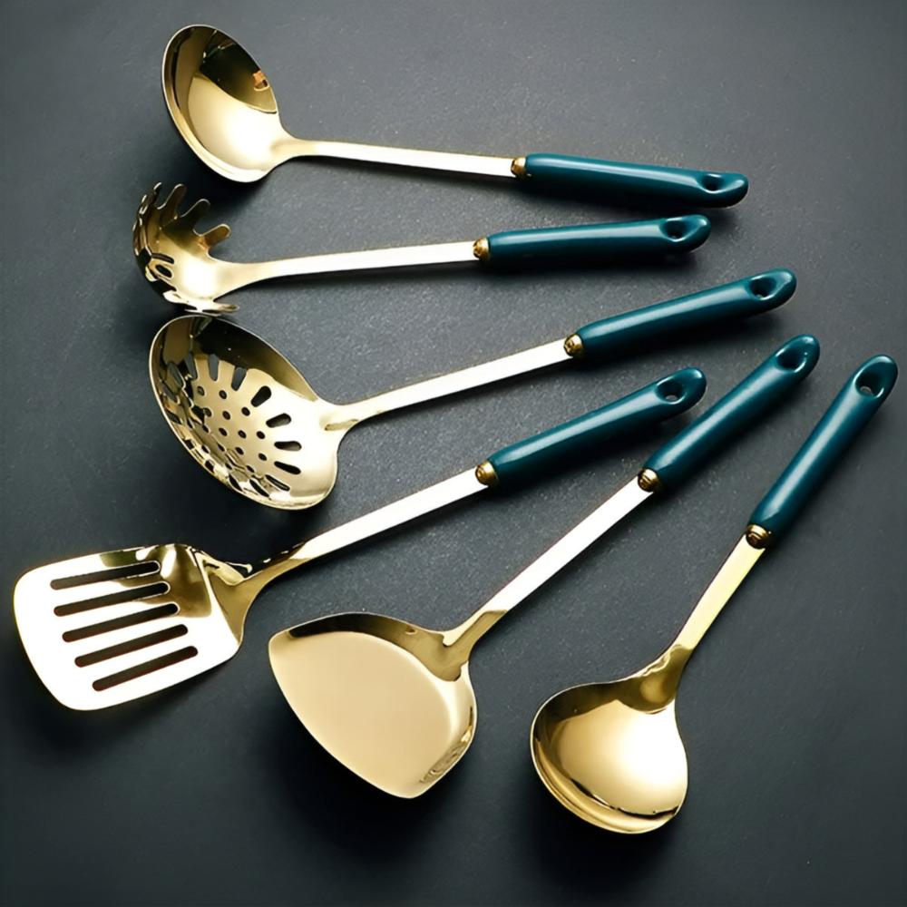 Elegant Stainless Steel Cutlery Set in Gold