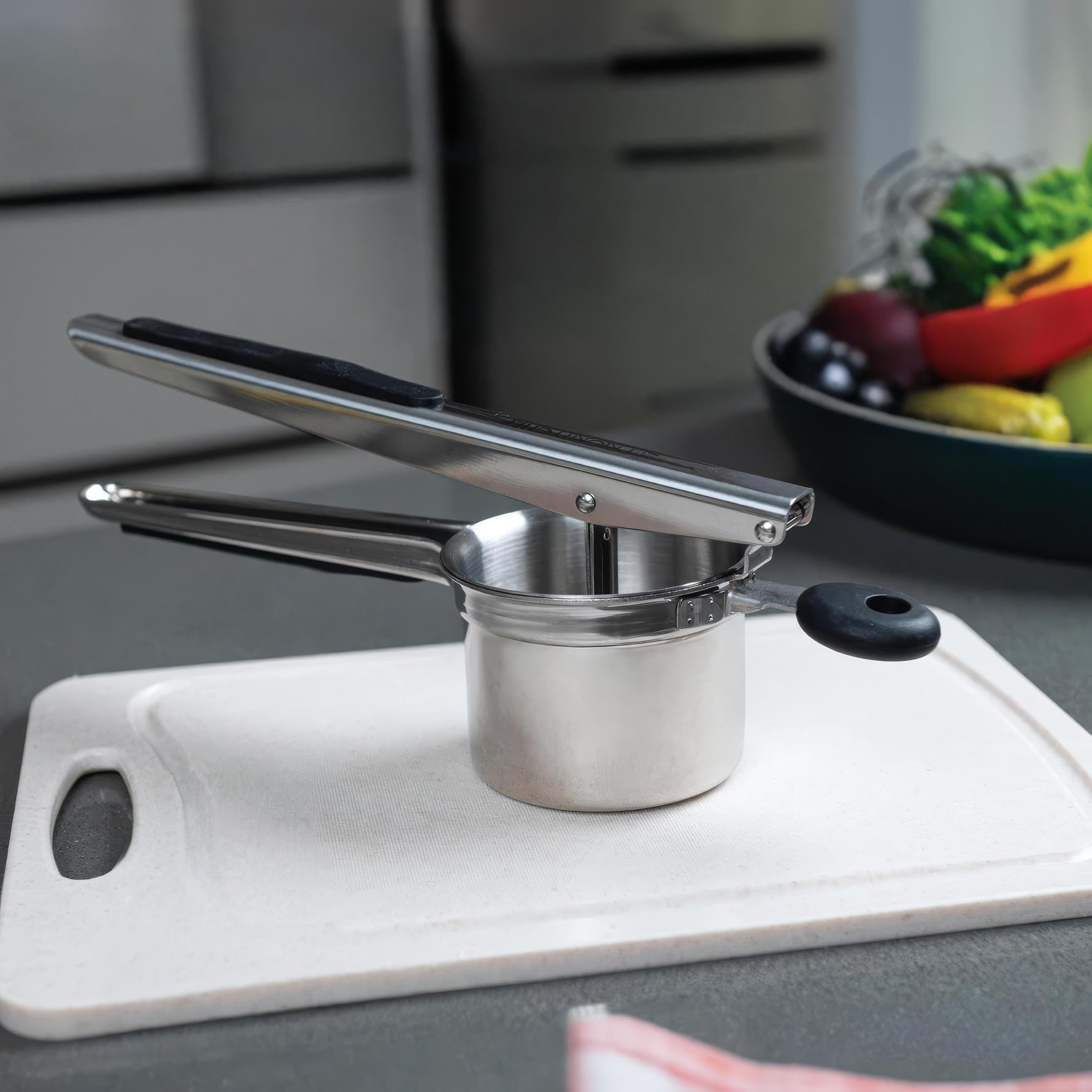 Küchenmeister – Robust Stainless Steel Potato Ricer for Puree Lovers