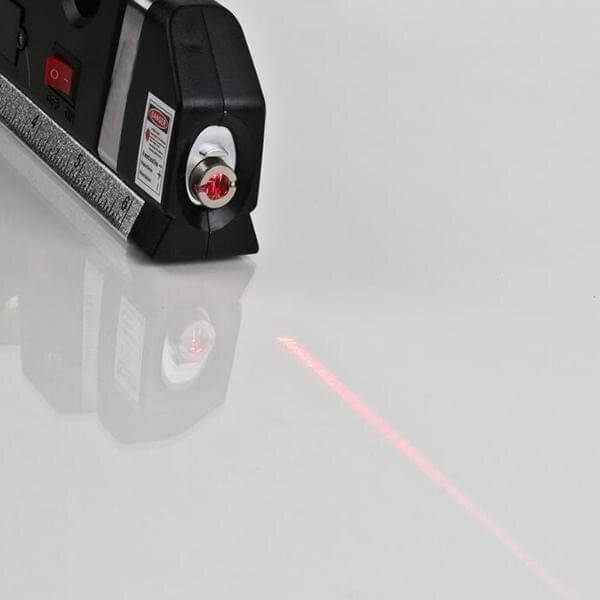 Vielseitiges 4-in-1 Lasermessgerät für präzise Messungen