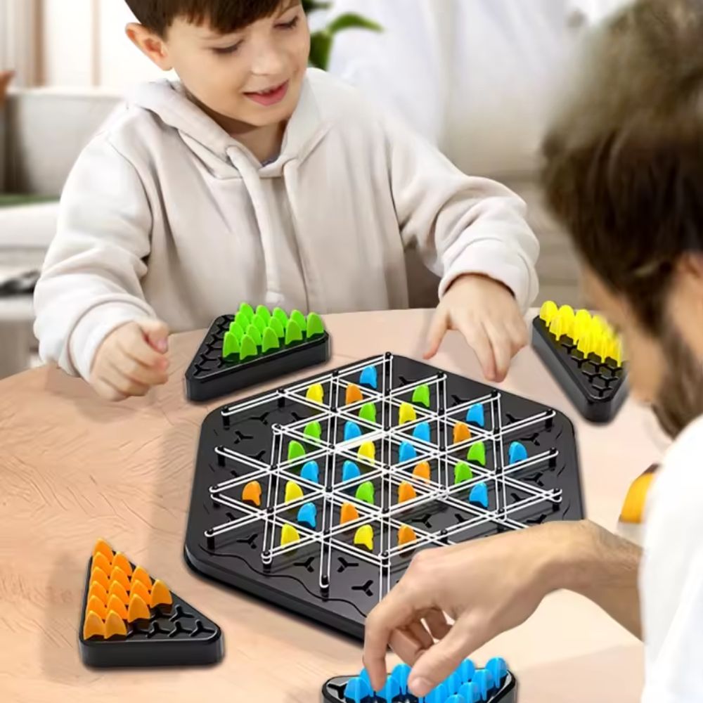 DreiecksDuell - Strategisches Schachspiel für die ganze Familie