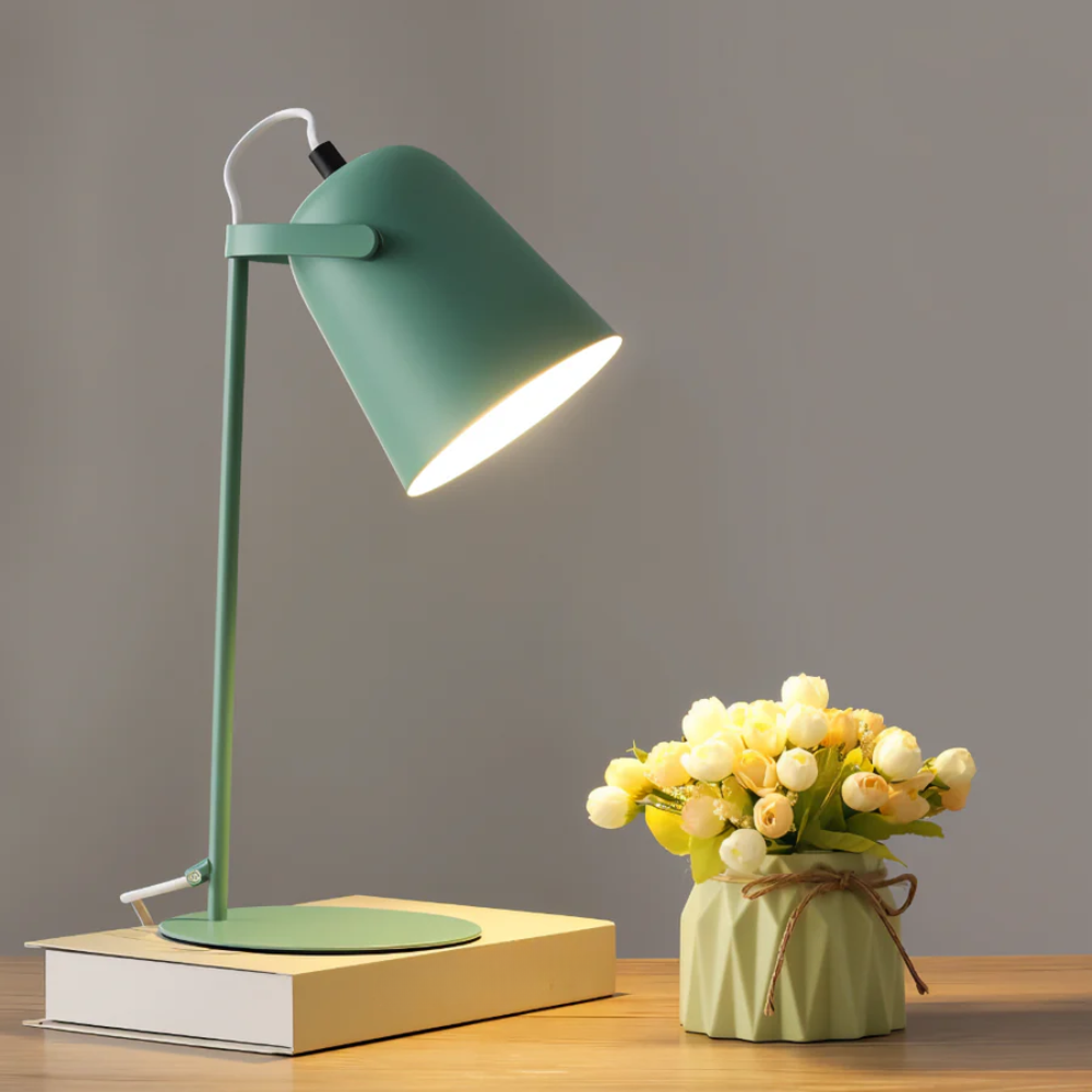 Flexible Tischlampe mit Drehbarem Schirm – Ideal für Lesen und Lernen