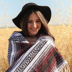Picnic blanket as a scarf – Versatile blanket for outdoor activities