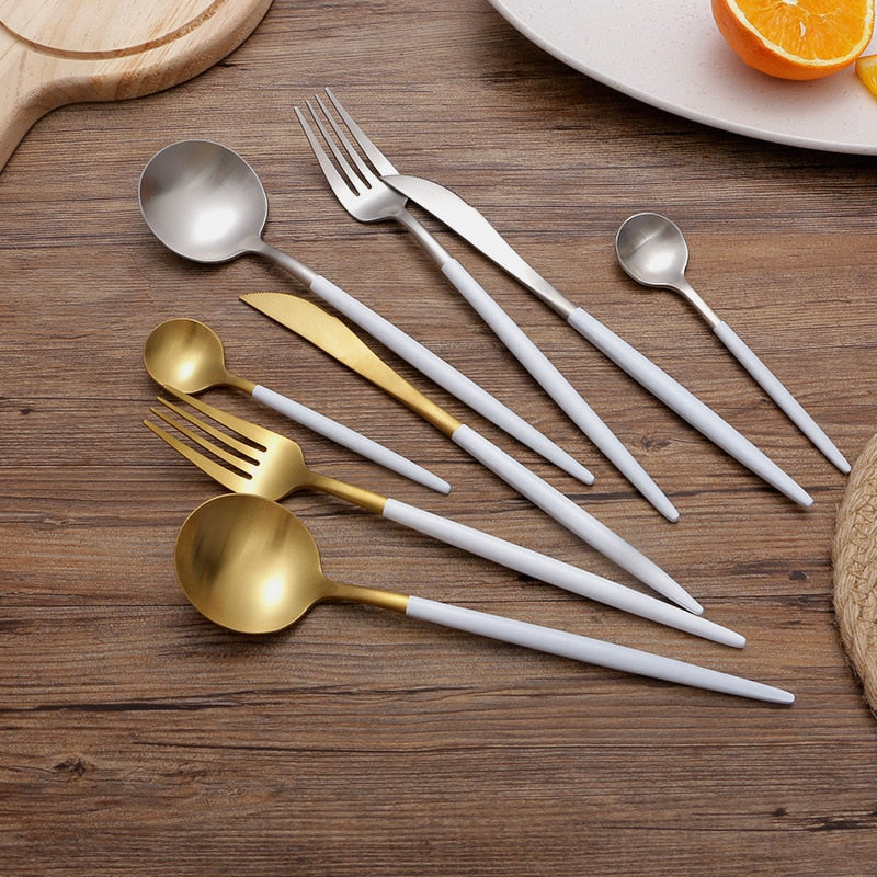 Elegantes 4-teiliges Besteckset für stilvolle Anlässe