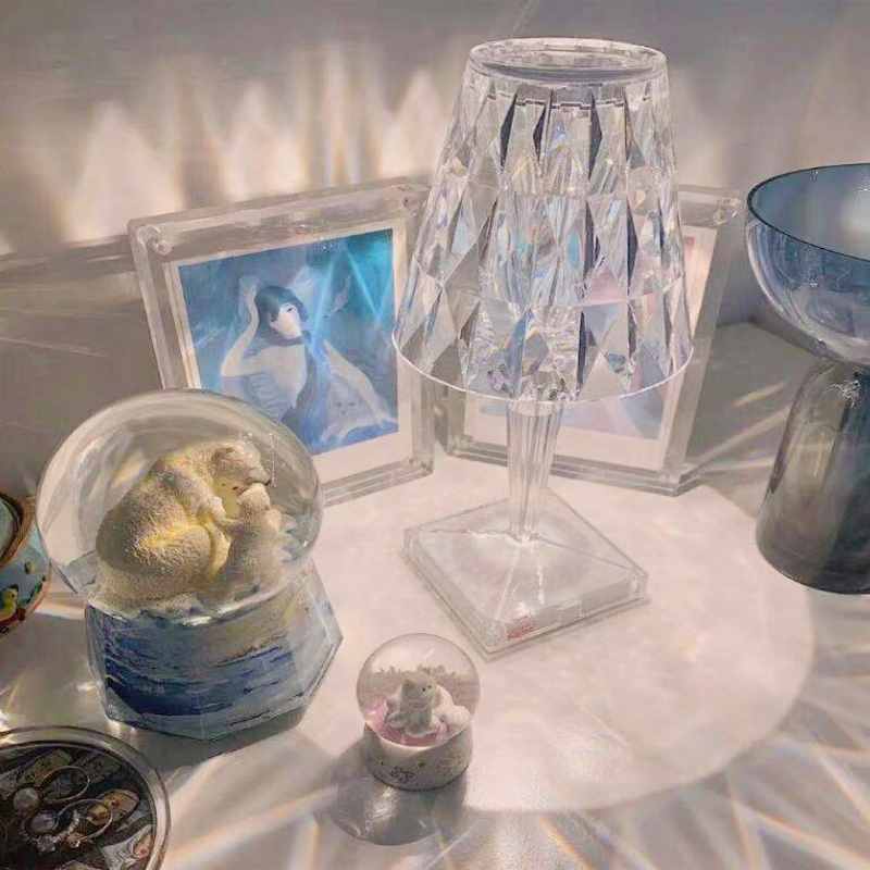 Crystal Lamp with Touch Sensor and USB – Elegant Table Lamp
