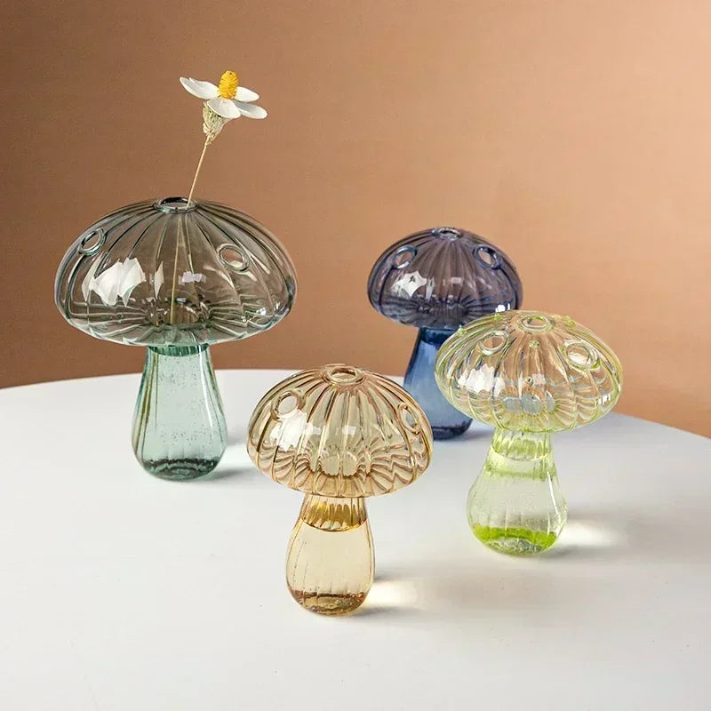 Elegante Pilzglasvase für Hydroponische Pflanzenpräsentationen