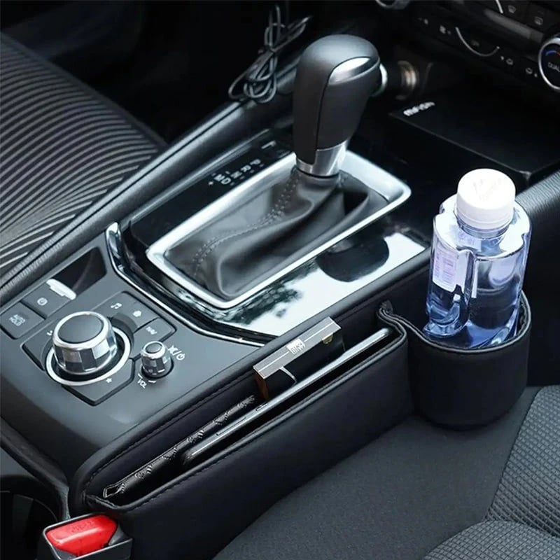Praktischer Auto-Organizer für den Sitzspalt mit Becherhalter