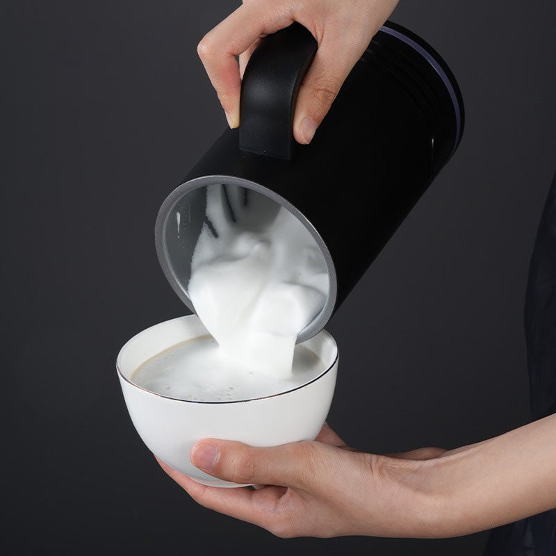 Schaumzauber – Perfekter Milchschaum für deinen Kaffee