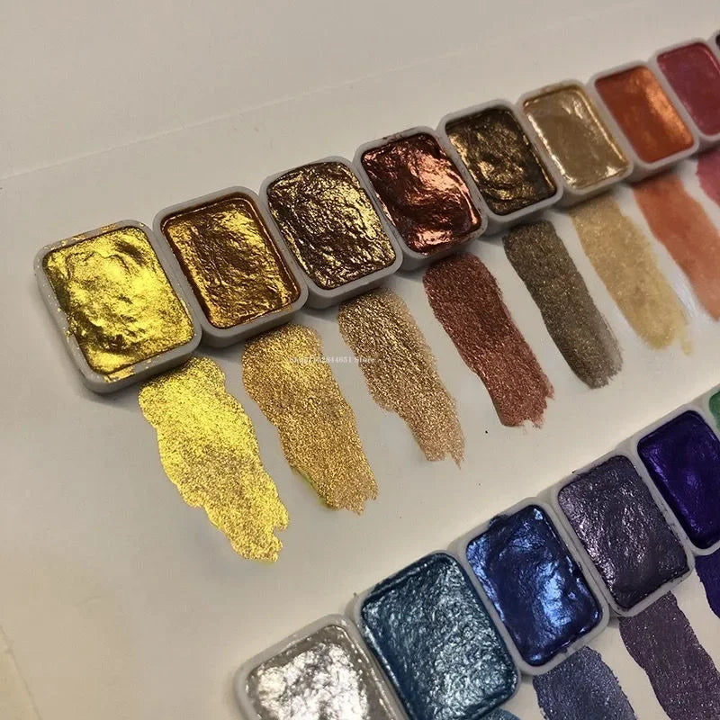 Mother-of-pearl paint set with 10 colours and mixing palette
