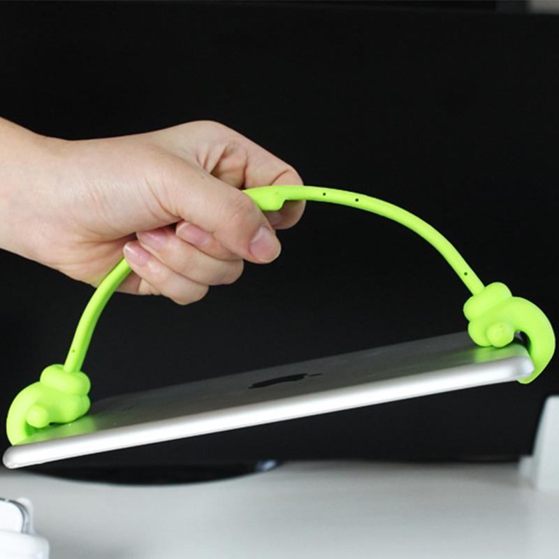 Flexible Phone Holder for Relaxed Streaming