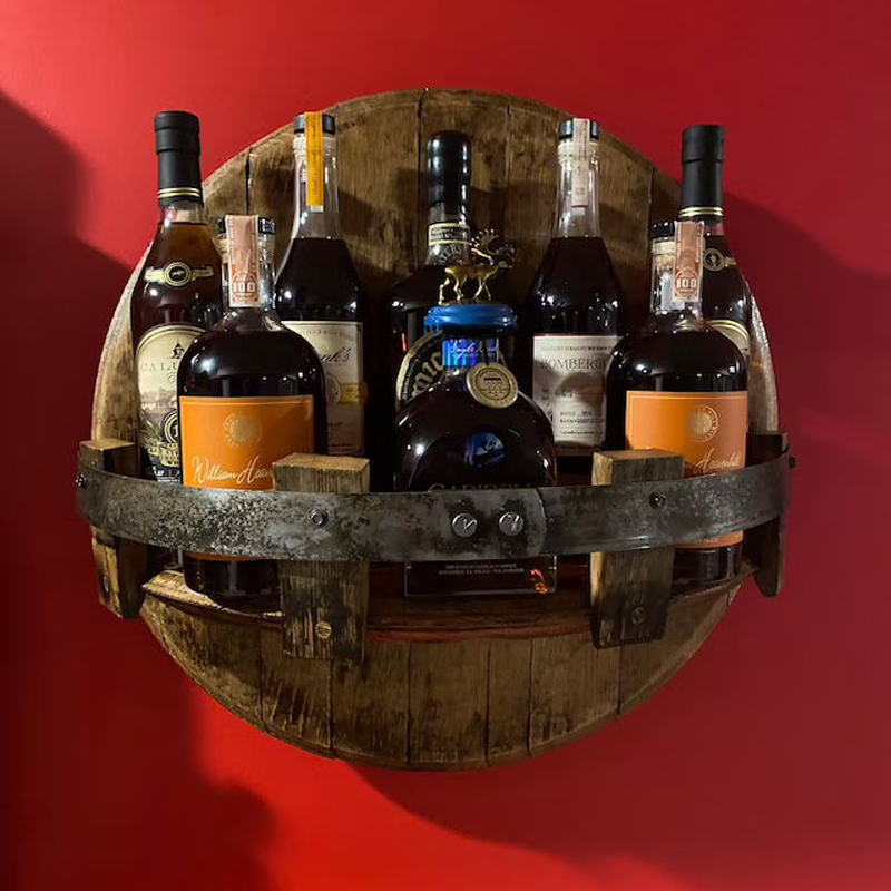 Rustikales Regal für Whiskey-Fässer – Einzigartiger Stil für Ihr Zuhause