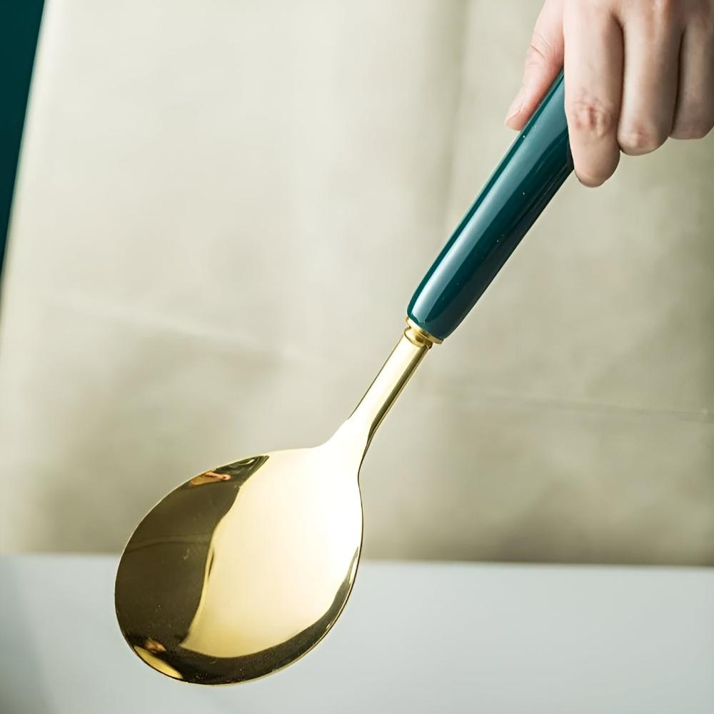 Elegant Stainless Steel Cutlery Set in Gold