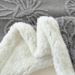 Wohlfühl-Decke aus Fleece mit feinem Schmetterlingsmotiv – Weich, Warm & in Verschiedenen Größen und Farben Erhältlich