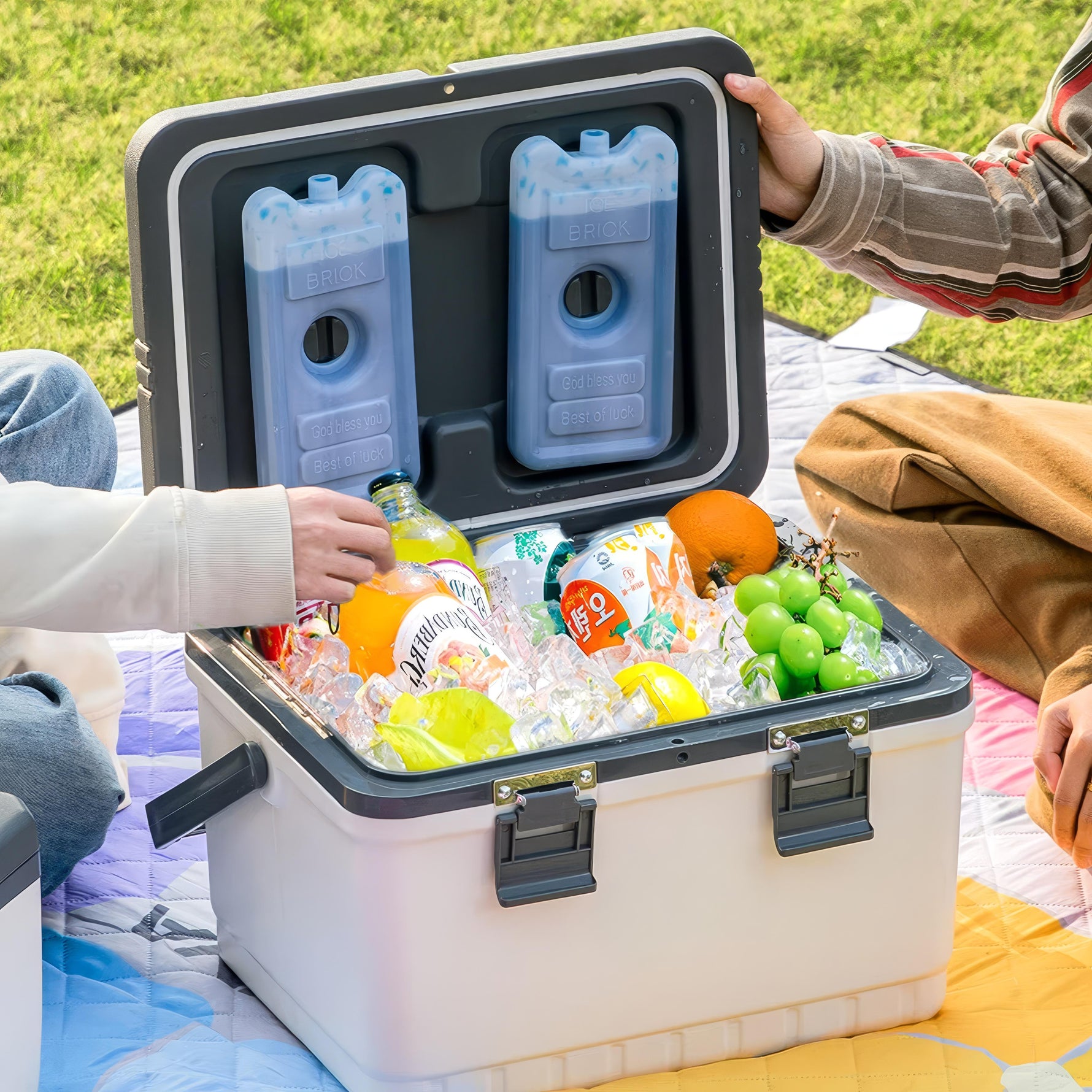Elegante Tragbare Kühlbox für Abenteuer im Freien