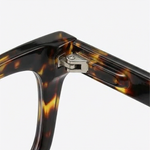 Übergroße Lesebrille mit Blaulichtfilter für entspanntes Lesen